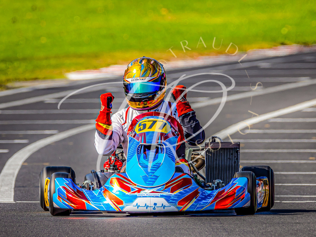 8DB80912-2084-4EDB-A0A8-A5A241432787 | traudl_s_fotos