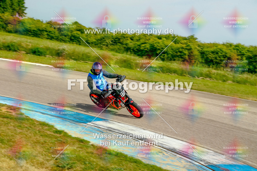 _MOT1129 | Hier findet Ihr Bilder von Touristenfahrten auf der Nürburgring Nordschleife oder von anderen Veranstaltungen die ich besucht habe. Viel Spass beim Durch Schauen 