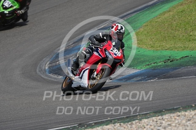 2024_08_05_PBK_14314 | Sportfotografie; SlowMotion; Video; Rennstrecke; Hafeneger; Speer; Racing; RSE; BMW; CBO; Trackday; Motorsportarena; Hockenheimring; Brno; Most; Barcelona; Valencia