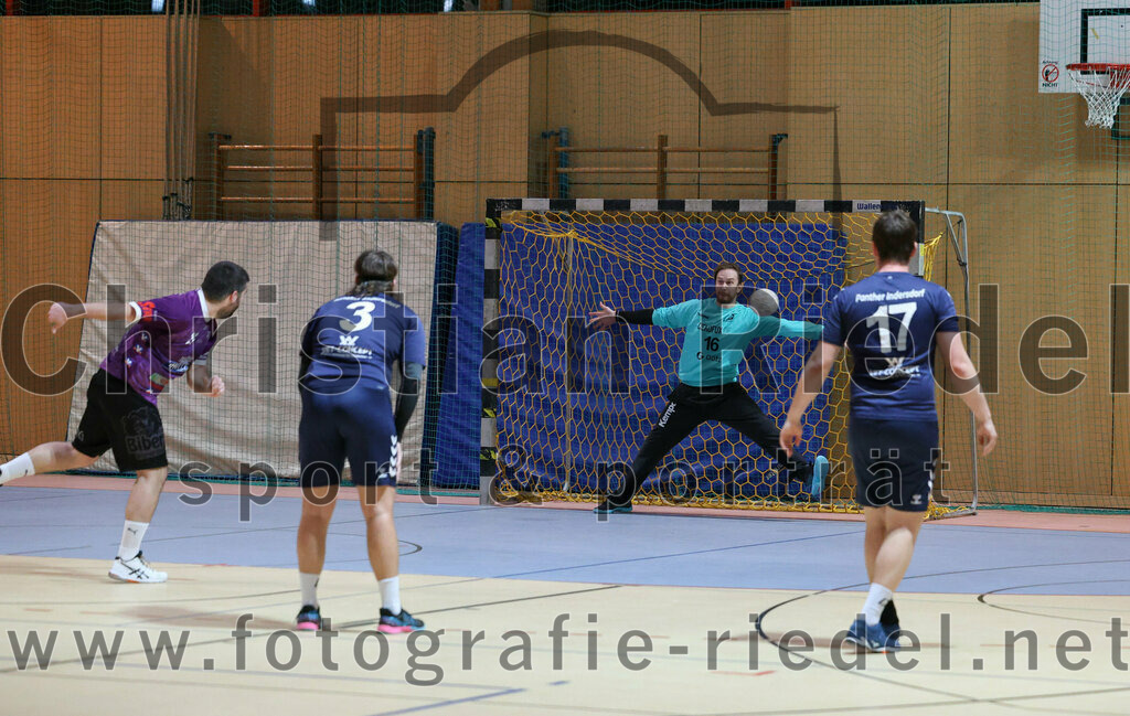 2023-12-09_068_SpVgg_Altenerding_gegen_TSV_Indersdorf | Erding, Deutschland, 09.12.2023:
Handball, Bezirksoberliga Männer 2023 / 2024, 10. Spieltag, SpVgg Altenerding gegen TSV Indersdorf, Endergebnis: 42:25

Christian Loris (SpVgg Altenerding, #11), Tobias Bärsch (TSV Indersdorf, #3), Daniel Kiss (TSV Indersdorf, #16), Andreas Reuther (TSV Indersdorf, #17)

Foto: Christian Riedel / fotografie-riedel.net