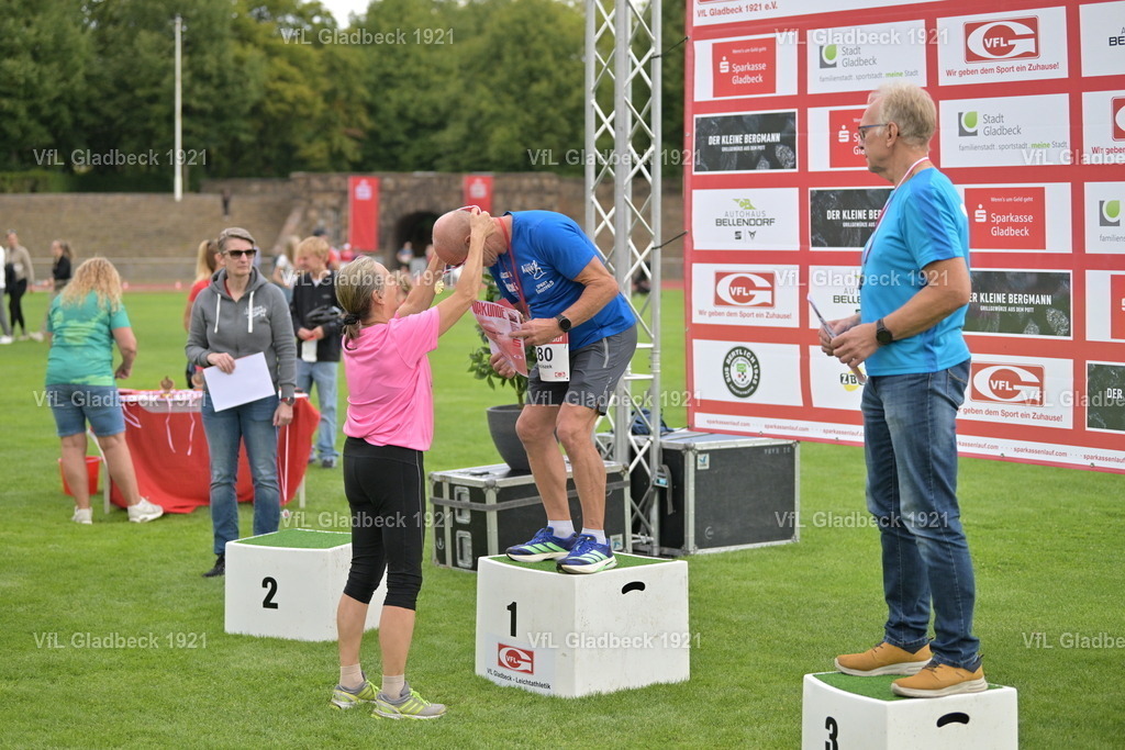 2026-08-23_Sparkassenlauf_Siegerehr_KH_00050 | Die Fotografen - Realisiert mit Pictrs.com