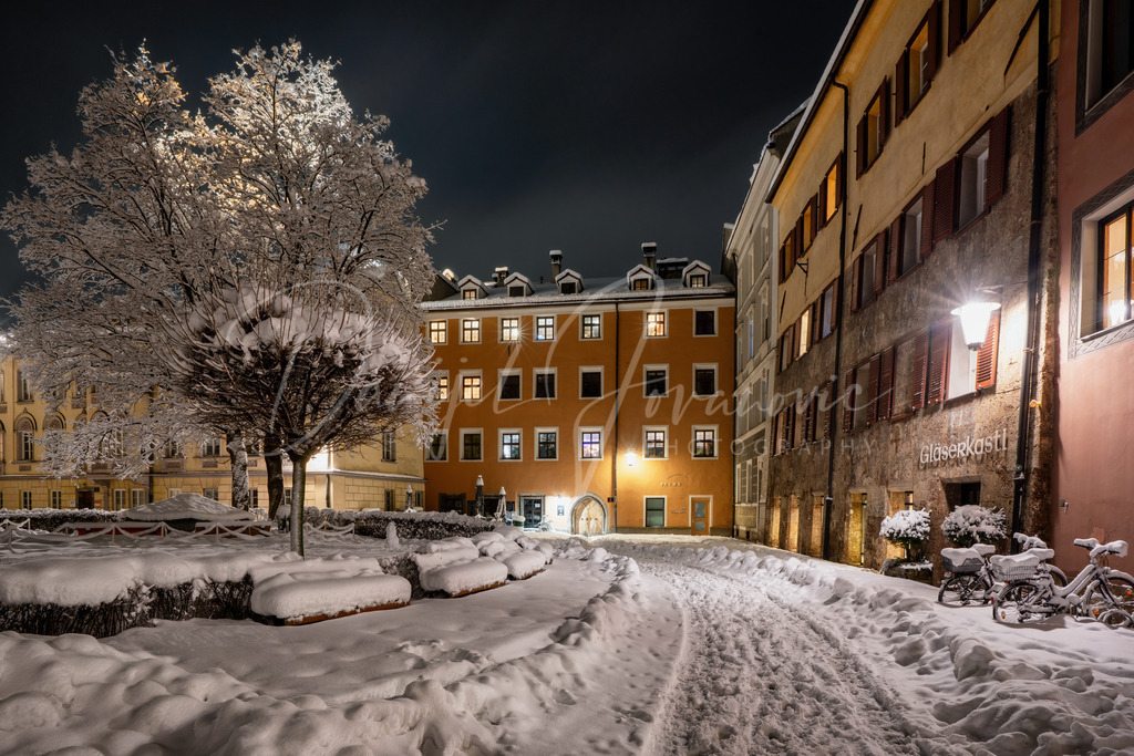 Domplatz | Tief verschneiter Domplatz von Innsbruck