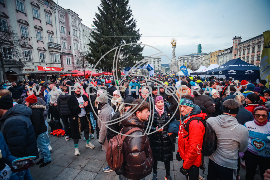 SILVESTERLAUF LINZ 25 | Linz, AUSTRIA, 31. Dezember 25, TRIRUN SILVESTERLAUF LINZ 25 , Image shows: 
Photo: WAPICS / BINDER Manuel