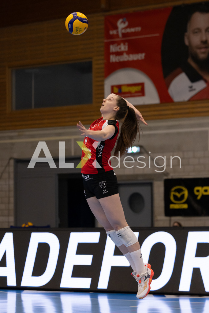 Volleyball I Frauen I Saison 2025-2026 I Volleyball NLA | Women I 1/4 Finals I VC Kanti Schaffhausen - BIWI Volleyball Franches-Montagnes I 21.02.2026 | 4 Laura Vermaas (NL) (VC Kanti Schaffhausen) - Mitte - Realisiert mit Pictrs.com