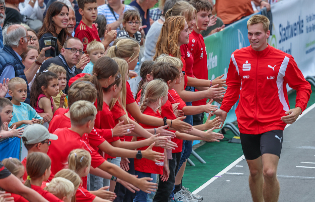 top-top.de-250828-106 | Foto, Video, Fotografie, Videografie, Fotobox, DJ, Discjockey, Musik, Musikbox, Veranstaltung, Photobooth, Amazon, Ebay, Buchtipp, Bestseller, Autor, Verlag, Buch, Wesel, Hamminkeln, NRW, Dinslaken, Rees, Drohne, Hochzeit, Party, Fotobox, Wesel, Fotograf