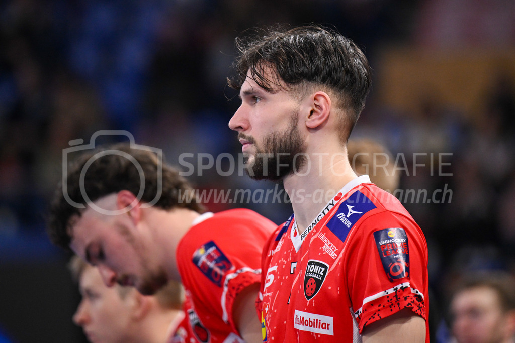 SV Wiler-Ersigen vs Floorball Köniz - 15. April 2023 | SV Wiler-Ersigen vs Floorball Köniz
Stimo Arena, Kloten
Leon Tringaniello (#7 Floorball Koeniz).
Bild: Sportfotografie Markus Aeschimann | www.markus-aeschimann.ch - Realisiert mit Pictrs.com