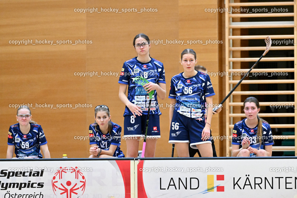 VSV Unihockey Damen vs. FCB München | Spielerbank VSV Unihockey #33 Marie-Sophie Brabant VSV Unihockey, #56 Eleni Huber VSV Unihockey, #8 Marie Bellina VSV Unihockey, #21 Anna-Sophie Hudej VSV Unihockey, #59 Emilia Forelli VSV Unihockey, VSV Unihockey Damen vs. FCB München, VSV Unihockey Damen vs. FCB München am 24.01.2026 in Villach (Ballspielhalle St. Martin), Austria, (Photo by Bernd Stefan)