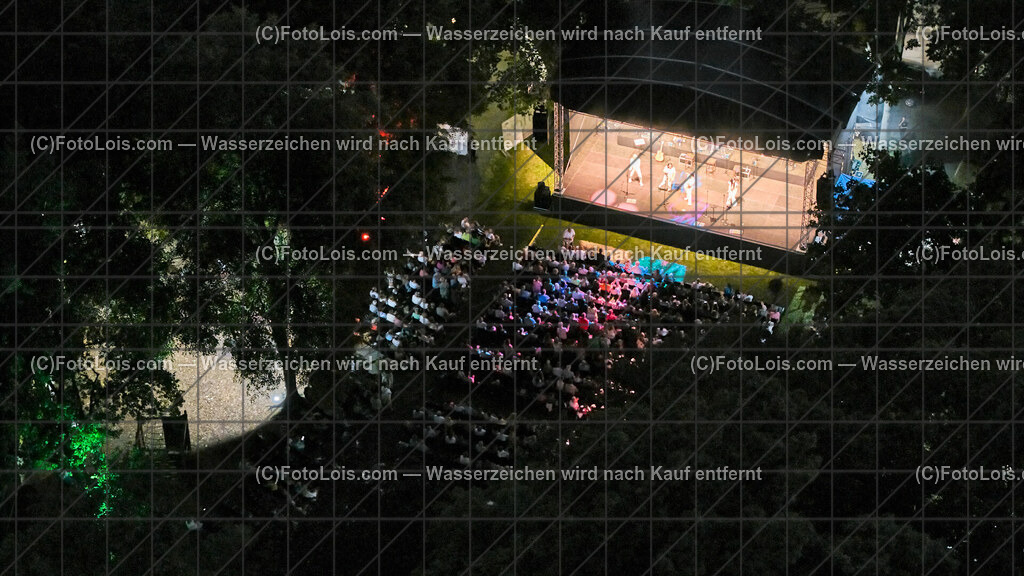 0015_Luftbild_INSIEME-Konzert_Wieselburg | (C)FotoLois.com, Alois Spandl. Luftbild, Konzert INSIEME im Schlosspark Wieselburg, Fr 9. August 2024.