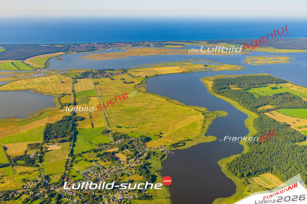 Luftbild der Stadt Pruchten - Die Luftaufnahme wurde 2025 vom UL-Flugzeug heraus erstellt ( keine Drohne ) - Hochauflösende Luftaufnahme - für professionelle Ausdrucke geeignet. Die Geschenkidee !Hier alle&nbsp;Infos zur Lizenzierung der LuftaufnahmeWir fliegen auch dieses Jahr wieder in Ihre Region um Luftbilder zu erstellen.- Luftbild anfragen