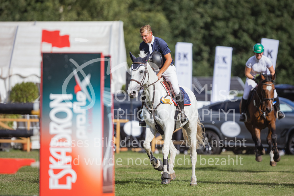 220716_LC_M1-Spr-443 | Deine schönsten Turniermomente als professionelle Fotos! Entdecke hochwertige Pferdesport-Fotografie im Online-Shop. Jetzt Fotos finden & bestellen!