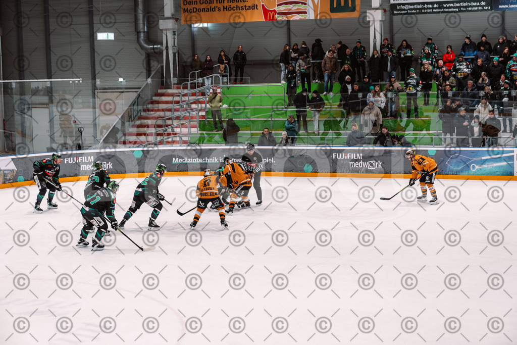 Alligators_vs_Fuessen_21.11.2025-090 | Höchstadt Alligators Fotogalerie: Eishockey-Action aus Franken. Professionelle Spielfotos, Portraits & Stadionbilder zum Download. Jetzt entdecken! - Realisiert mit Pictrs.com