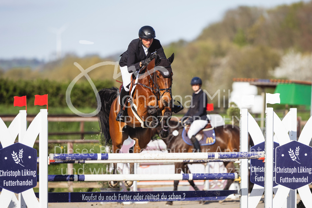 260421_Frühlingsfest_5_SprPf-M-504 | Deine schönsten Turniermomente als professionelle Fotos! Entdecke hochwertige Pferdesport-Fotografie im Online-Shop. Jetzt Fotos finden & bestellen!