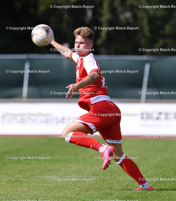 Fussball Regionalliga Suedwest 2020/2021: TSG Balingen - VfR Aalen | Fussball  Regionalliga Suedwest 2020/2021  05.09.2020TSG Balingen - VfR AalenLeon Volz (VfR Aalen) am BallFOTO: ULMER PressebildagenturxxNOxMODELxRELEASExx