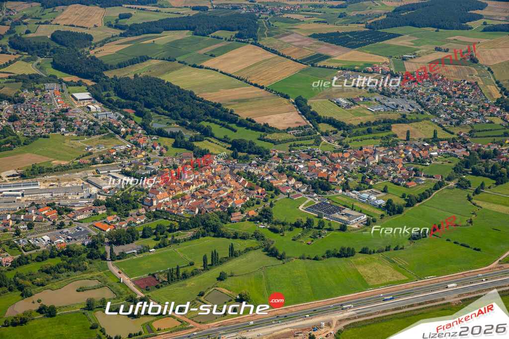 Das Luftbild zeigt :  Schlüsselfeld - Die Luftaufnahme wurde 2024 vom UL-Flugzeug aus erstellt ( keine Drohne ) - Hochauflösende Luftaufnahme - Für grossformatige Ausdrucke geeignet. Die Geschenkidee !Mit Lizenz und Bildrechte bestellbar