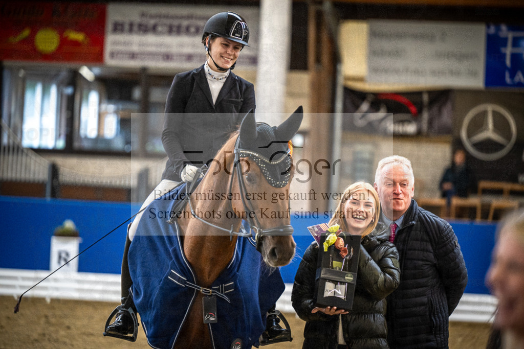 DOS_0022 | Entdecke hochwertige Reitturnierfotos von Foto Oger. Professionell, emotional und authentisch – jetzt Lieblingsmomente im Shop bestellen.Deutschlandweite Turnierfotografie. - Realisiert mit Pictrs.com