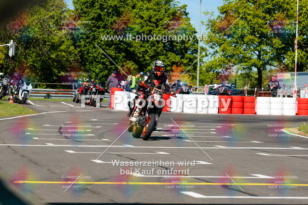 Moto-TeamOBK-21783 | Hier findet Ihr Bilder von Touristenfahrten auf der Nürburgring Nordschleife oder von anderen Veranstaltungen die ich besucht habe. Viel Spass beim Durch Schauen 