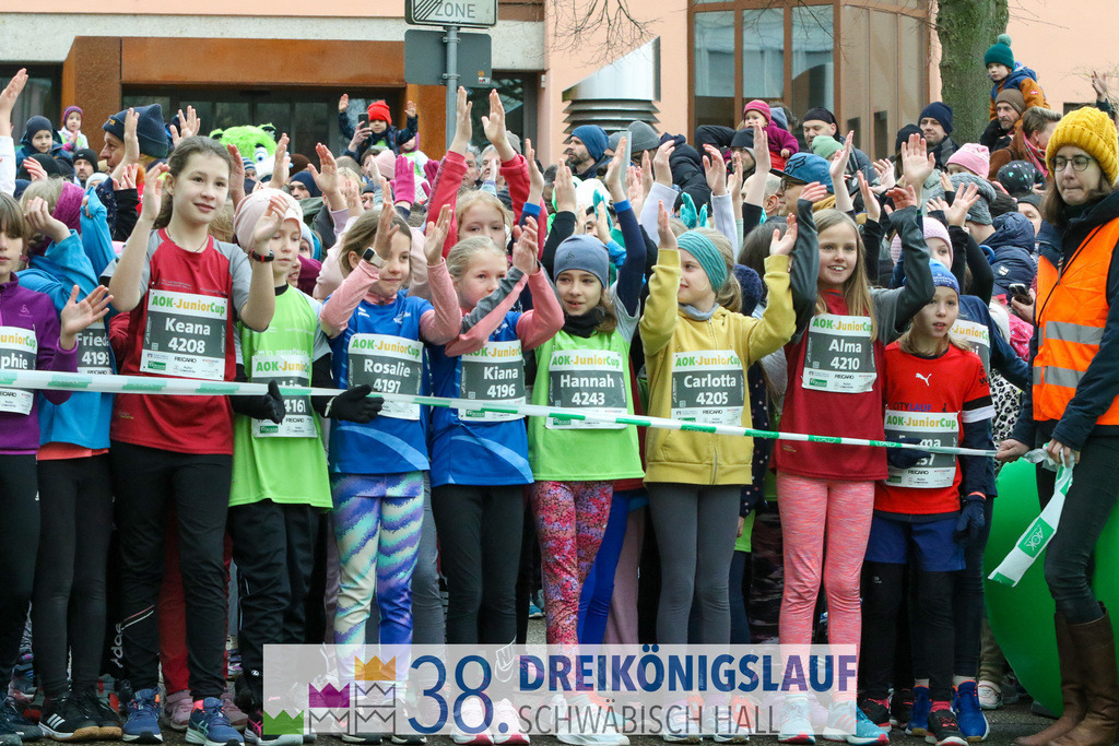 400m AOK Junior Cup | 3 Koenigslauf 2024 400m AOK Junior Cup - Realisiert mit Pictrs.com