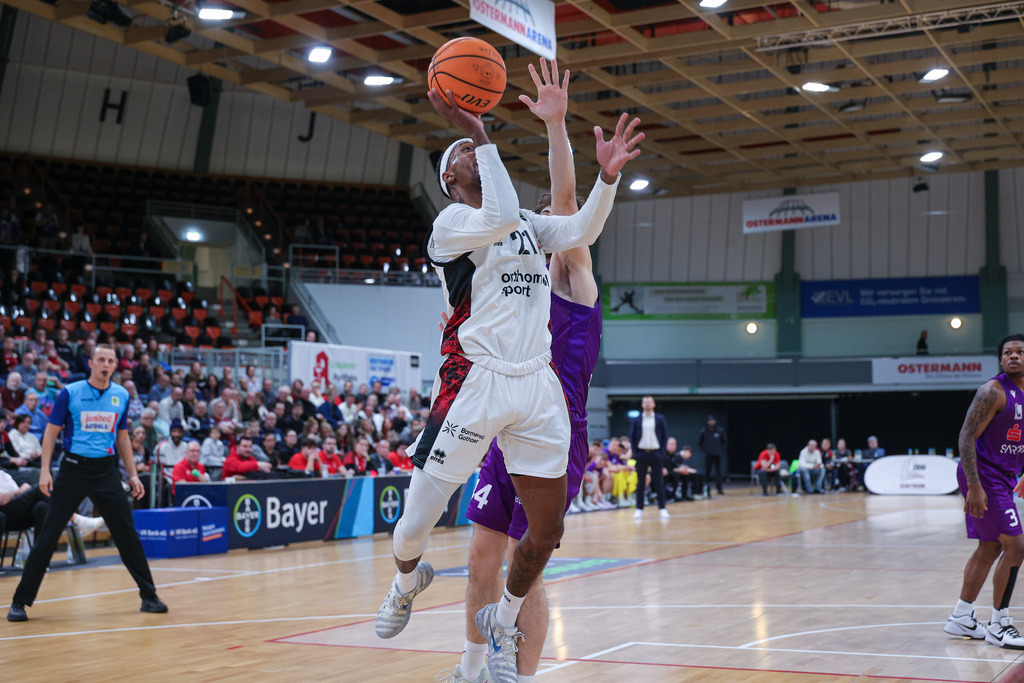 Pro A BAYER GIANTS vs BG Göttingen-14 | Fotos von Basketballspielen aus dem Raum NRW fotografiert von Gero Mueller-Laschet und Daniel Schaefer - Realisiert mit Pictrs.com