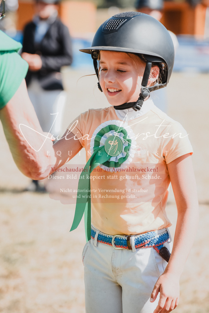 DSC_6341 | Pferde- und Turnierfotografie in Westsachsen. Pferdeportraits, Auftragszeichnungen und intuitive Kunst.