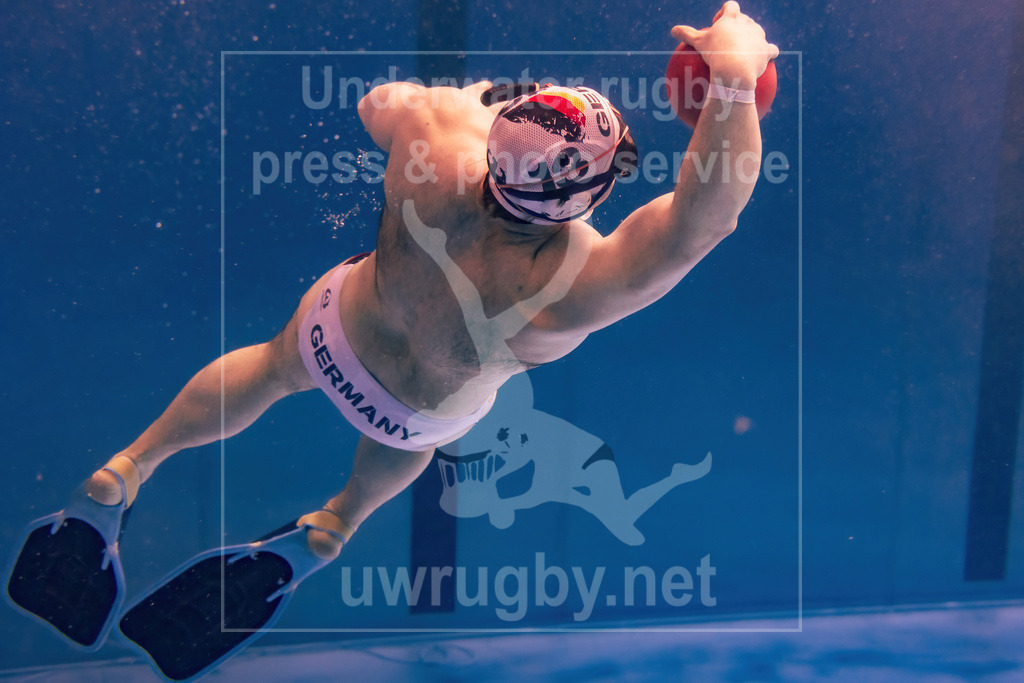 Herren-Nationalmannschaftslehrgang in Krefeld | Unterwasser-Aufnahmen der deutschen Herren-Nationalmannschaft im Unterwasser-Rugby - Realisiert mit Pictrs.com