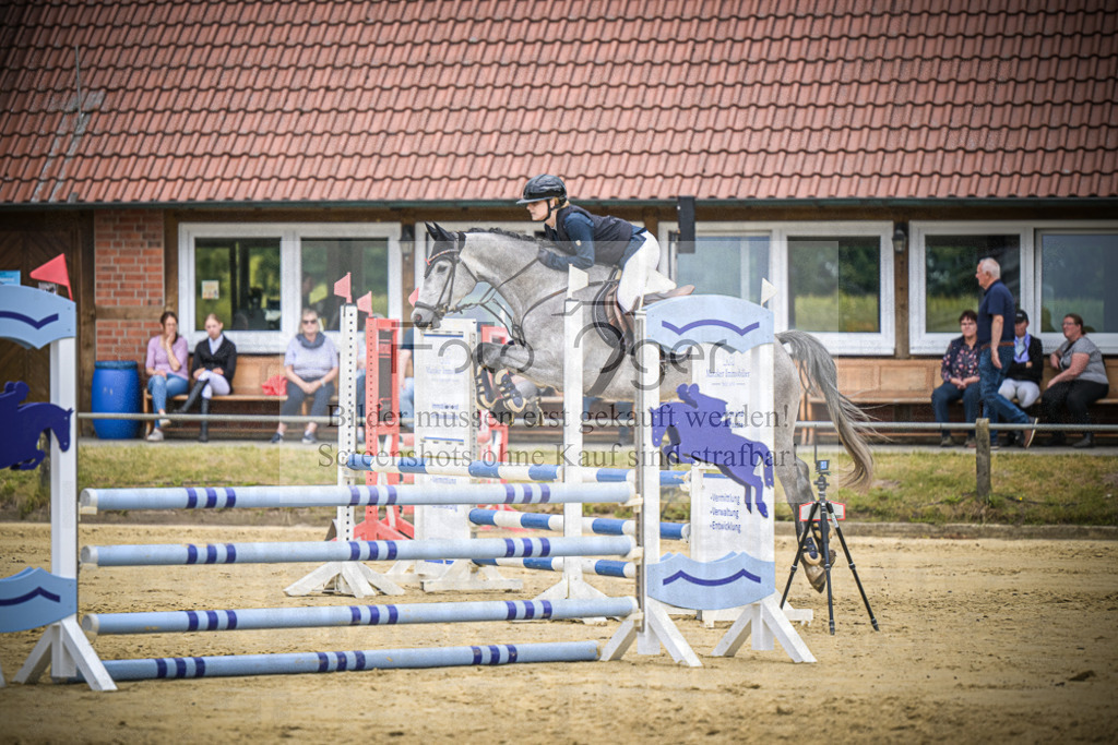 DOS_3781 | Entdecke hochwertige Reitturnierfotos von Foto Oger. Professionell, emotional und authentisch – jetzt Lieblingsmomente im Shop bestellen.Deutschlandweite Turnierfotografie. - Realisiert mit Pictrs.com