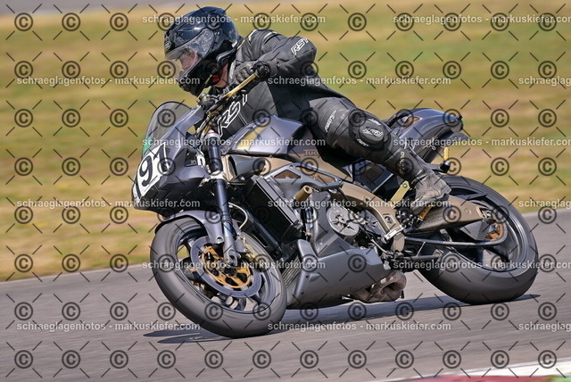 26bt05-1477 | markuskiefer.com - Realisiert mit Pictrs.com