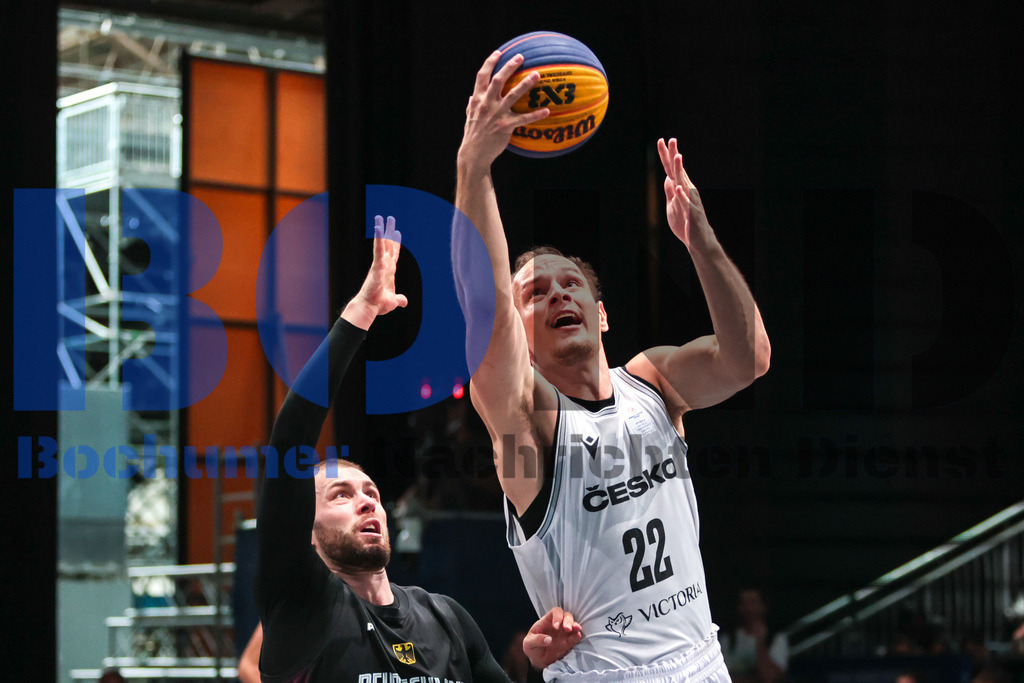 SES_RRG3x320250720-94 | bond - Realisiert mit Pictrs.com