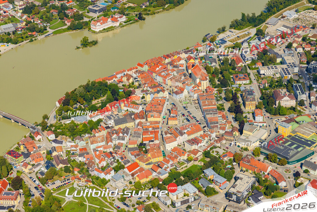 Luftaufnahme von  Schärding - Die Luftaufnahme wurde 2025 vom UL-Flugzeug heraus erstellt ( keine Drohne ) - Hochauflösende Luftaufnahme - für professionelle Ausdrucke geeignet. Die Geschenkidee !Mit Lizenz und Bildrechte bestellbar