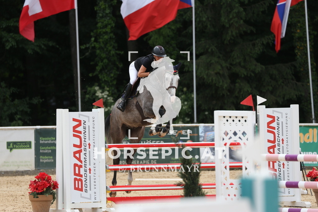 PP018909 | Willkommen bei Brunnmayr - Design & Fotografie – Ihrem Spezialisten für Reitturniere und Pferdeveranstaltungen in Oberösterreich, Salzburg und Bayern! Seit über 17 Jahren sind wir leidenschaftlich dabei.