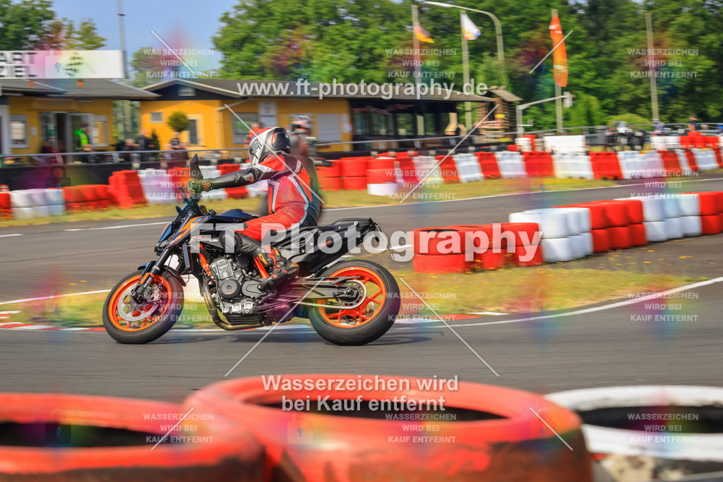 _DSK2188 | Hier findet Ihr Bilder von Touristenfahrten auf der Nürburgring Nordschleife oder von anderen Veranstaltungen die ich besucht habe. Viel Spass beim Durch Schauen 