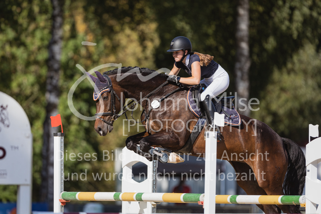 220824_Delbrueck_Stil-M1-271 | Deine schönsten Turniermomente als professionelle Fotos! Entdecke hochwertige Pferdesport-Fotografie im Online-Shop. Jetzt Fotos finden & bestellen!