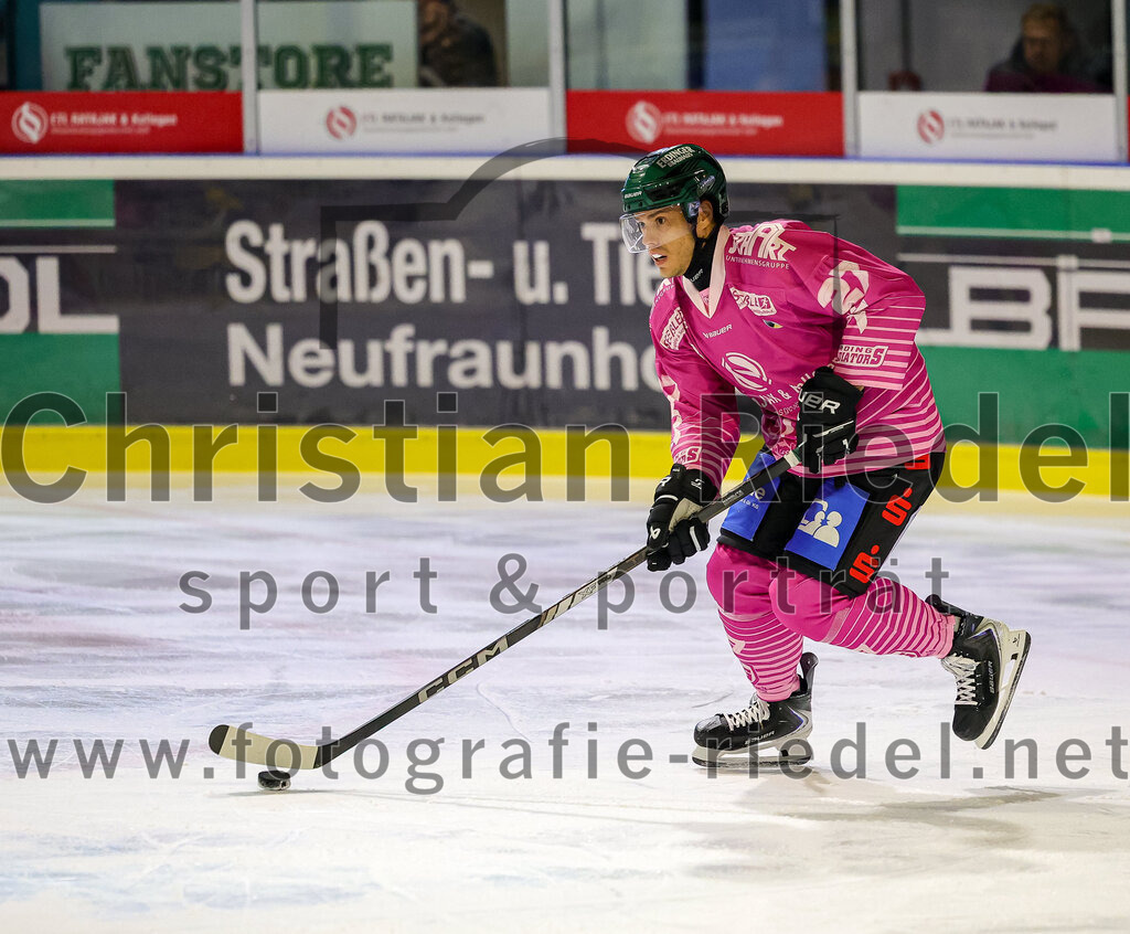 2025-10-28_038_TSV_Erding_gegen_Toelzer_Loewen | Erding, Deutschland, 28.10.2025:Eishockey, Oberliga Süd 2025 / 2026, 13. Spieltag, TSV Erding gegen Tölzer Löwen, Endergebnis: 2:5Mark Waldhausen (Erding Gladiators, #27)Foto: Christian Riedel / fotografie-riedel.net