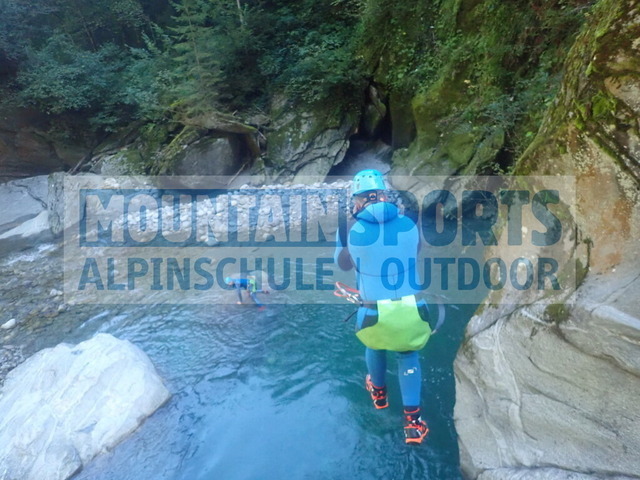 P9220037 | Bestelle die Bilder deines Berg- oder Wasser-Abenteuers mit Mountain Sports bequem von zu Hause aus direkt über unseren Online Fotoshop von pictrs.com. - Realisiert mit Pictrs.com