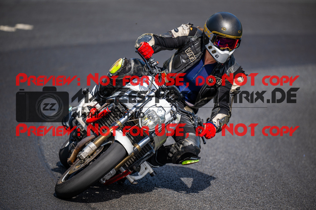 MaZZes_FotoMatrix_240430_6007705_1649 | Fotograf Mathias Schmid
Sportfotograf,
Eventfotograf,
Hochzeitsfotograf,
Portraitfotograf