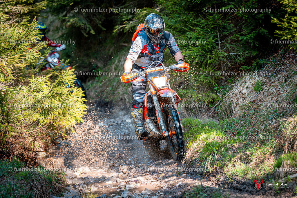 fuernholzer_250501-C2-53 | Fotografische Impressionen von der Red Stag Enduro Extreme by fuernholzer-photography.com. Endurosport in Österreich fotografisch festgehalten von fuernholzer. Auftragsfotografie für Private, Gewerbefotos und Industriefotografie. Eventfotografie, Sportfotografie und Motorsportfotografie. Anbieter von Fotoworkshops, Fototraining, fotografischen Vorträgen und Fotoseminaren.