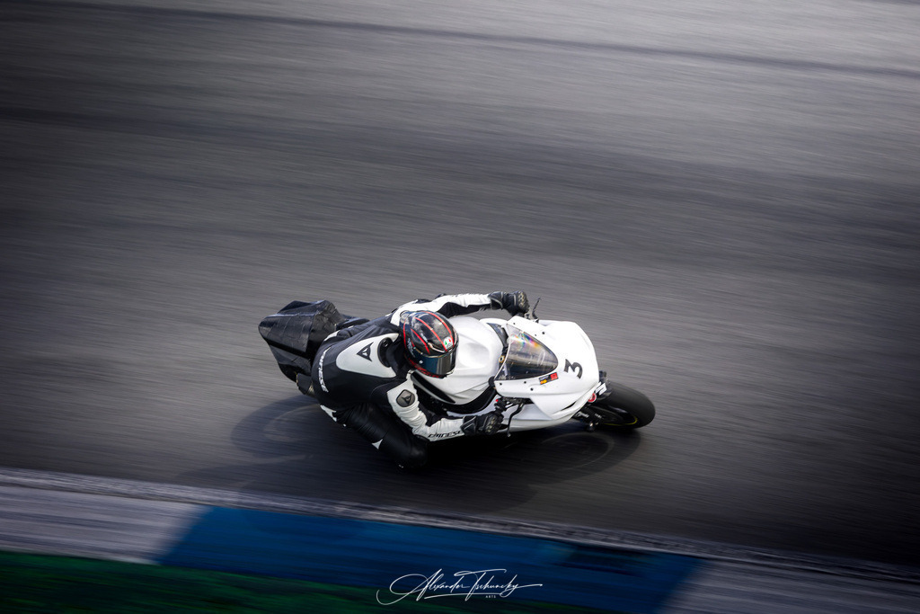 Ducati Trackday Hockenheimring 2026 | Entdecken Sie die faszinierende Welt von Alexander Tschuncky Arts: Kreative Fotografie, atemberaubende Automobilkunst und hochwertiger Bilderdruck. Lassen Sie sich inspirieren! - Realisiert mit Pictrs.com