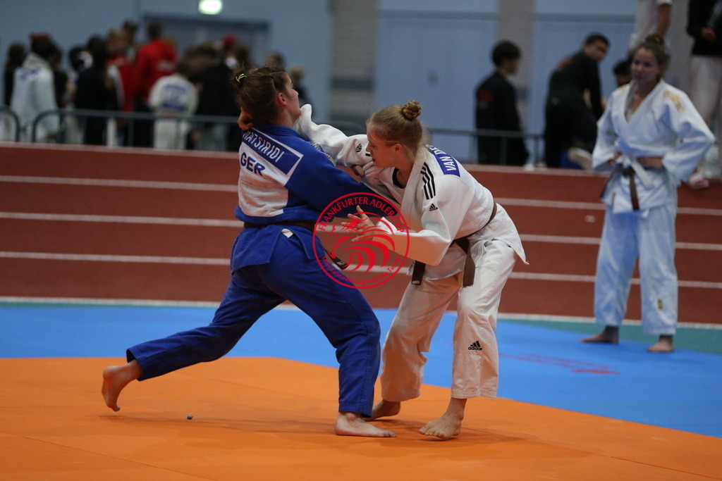 AT3Y2542 | Fotos vom Adler Cup - Pictures from Adler Cup

Hier findet Ihr alle Eindrücke und großen Momente der Adler Cup Wochenenden. Here you will find all impressions and great moments of the Adler Cup weekends. - Realisiert mit Pictrs.com