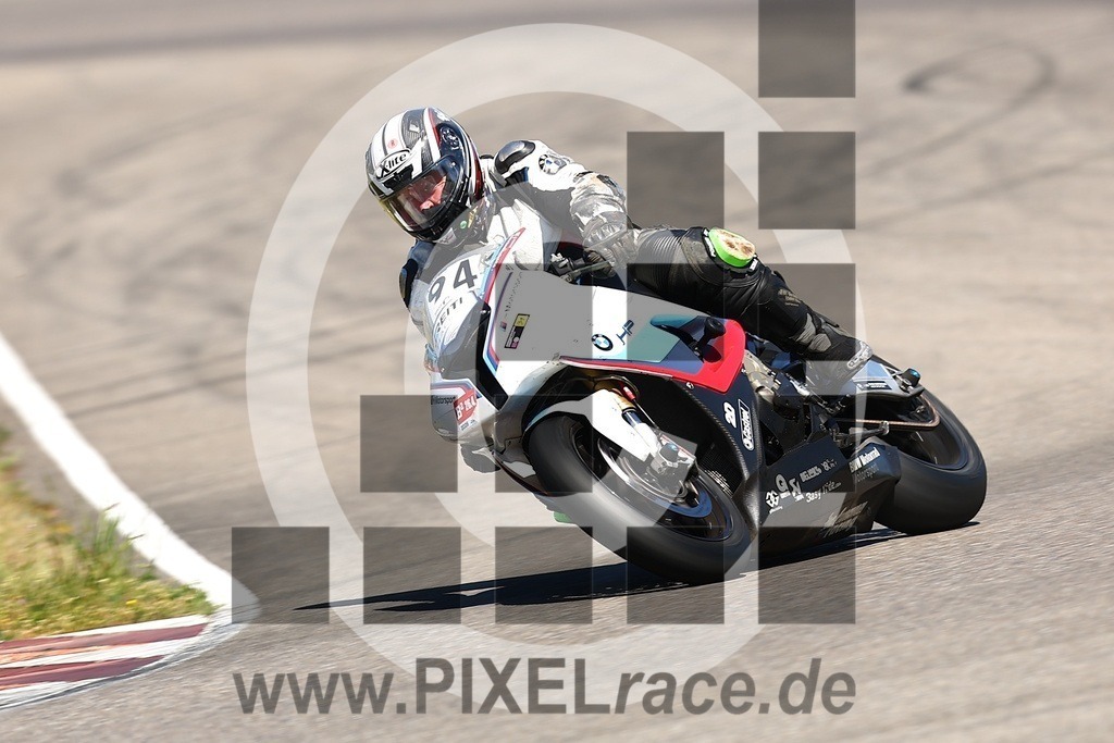 0094-20260426_02447 | Schöne Erinnerungen an spannende Momente - das festzuhalten ist unser Job. PIXELrace.de ist seit 2003 auf den Rennstrecken Europas unterwegs um die Action draußen beim Fahren und die wunderbare Stimmung imm Fahrerlager für euch einzufangen.