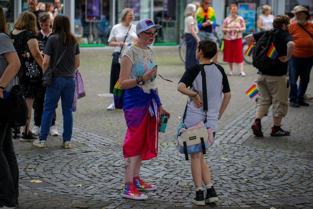 CSD_Moers_190725_003 | Bildergalerie von Sport-Ereignissen aber auch von weiteren spannenden Dingen - nicht nur vom Niederrhein. In Anlehnung an den bekannten Spruch von Hanns Dieter Hüsch heißt das Motto: "Niederrhein ist überall".  - Realisiert mit Pictrs.com