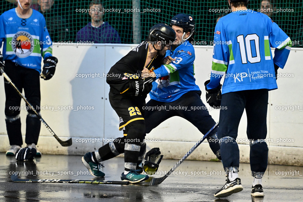 VAS Ballhockey Villach vs. ASKÖ Villach Ballhockey | #29 Wohlfahrt Philipp, #13 Scharf Nikolas, Faustkampf, VAS Ballhockey Villach vs. ASKÖ Villach Ballhockey, VAS Ballhockey Villach vs. ASKÖ Villach Ballhockey am 28.05.2025 in Villach (Alpen Arena ), Austria, (Photo by Bernd Stefan)