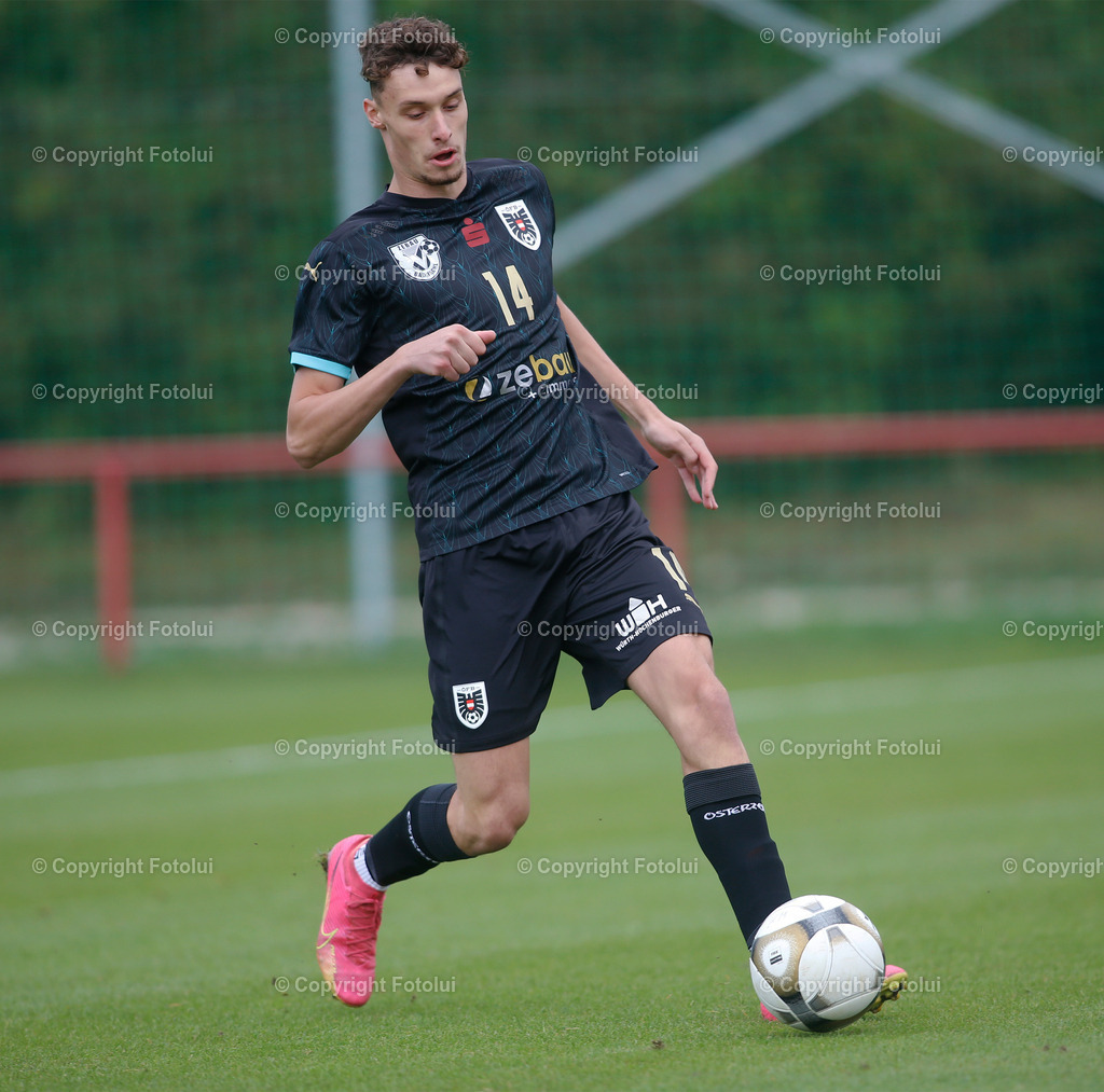A_LUI_230923_02 | SPORT,FUSSBALL,LT1 OOELIGA ASKOE OEDT-SV ZEBAU BAD ISCHL 29.09.2023 IM BID: DAVID JELICA  (BAD ISCHL)FOTO:FOTOLUI