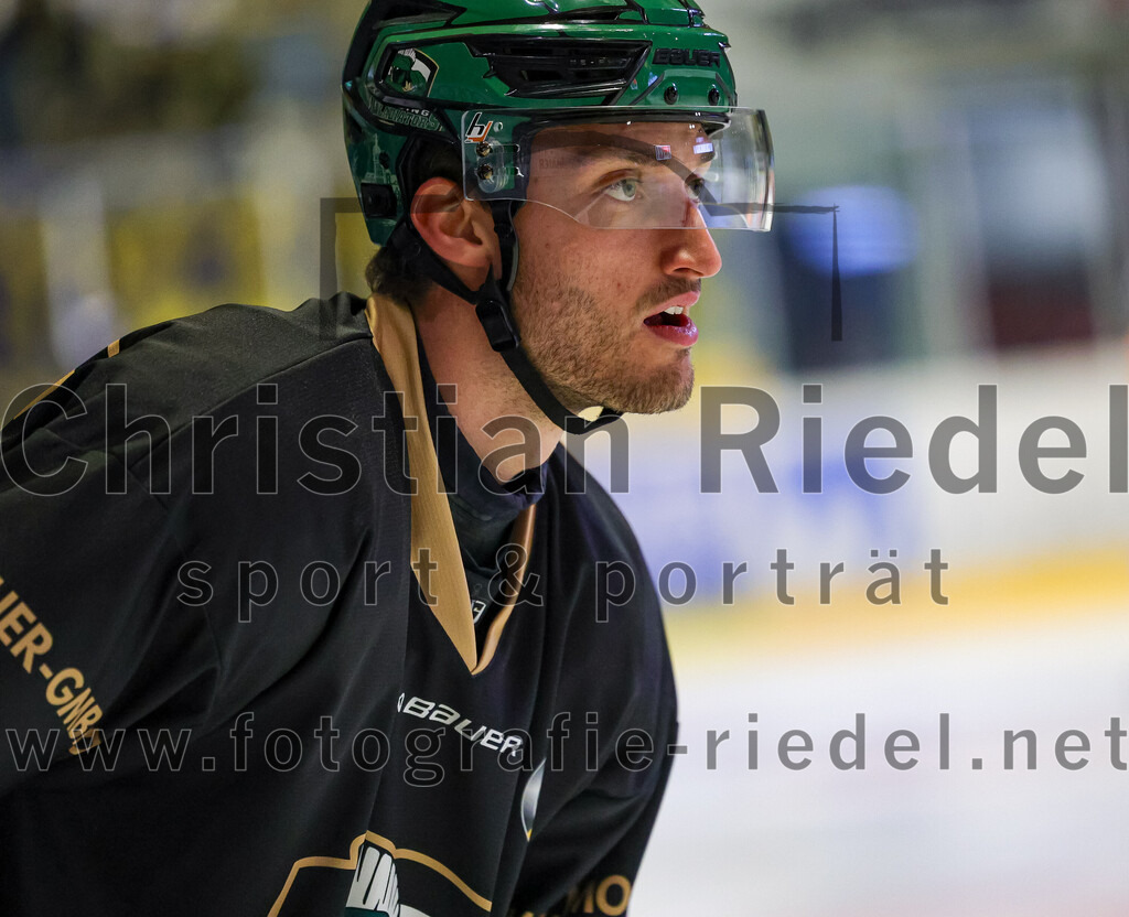 2025-12-05_018_TSV_Erding_gegen_Stuttgart_Rebels | Erding, Deutschland, 05.12.2025:Eishockey, Oberliga Süd 2025 / 2026, 23. Spieltag, TSV Erding gegen Stuttgart Rebels, Endergebnis: 5:6Bastian Cramer (Erding Gladiators, #34)Foto: Christian Riedel / fotografie-riedel.net
