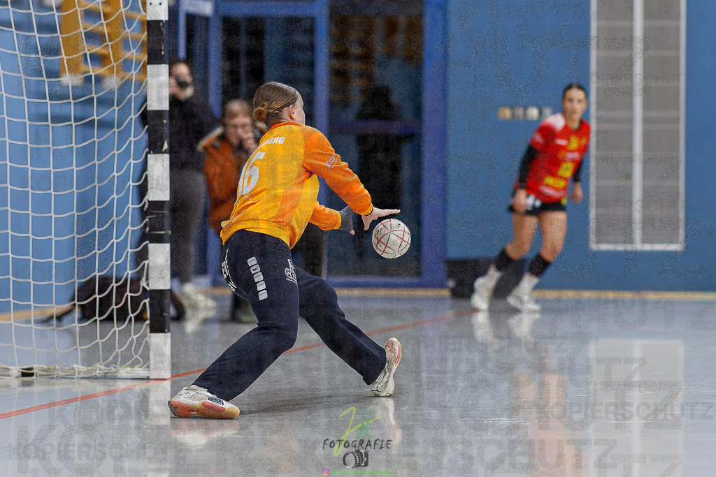 Frauen Regionalliga (HHV); HSG Wettenberg - TV Hüttenberg | Frauen Regionalliga (HHV); HSG Wettenberg - TV Hüttenberg am 06.12.2025 in Launsbach (Wettenberg) (Halle GS Launsbach (Wettenberg))Photo © 2025 - Jörg Heinrich - Realisiert mit Pictrs.com