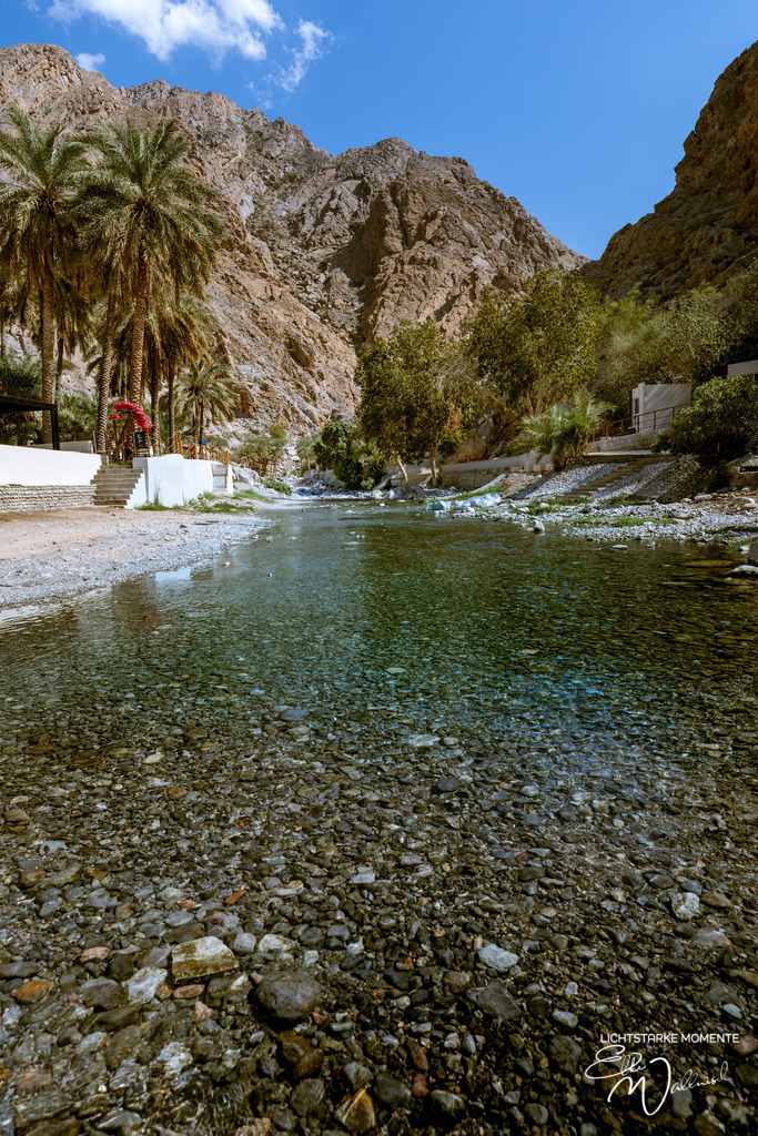 Ain Al Thawarah bei Nakhal, Oman | Herzlich willkommen auf meiner Seite! Ich bin Elke Wallnisch, Deine Fotografin für lichtstarke Momente. Der Name steht für alles, was mich mit der Fotografie verbindet: Das Licht und seine machtvolle Wirkung auf eine Situation oder unsere Stimmung - Realisiert mit Pictrs.com
