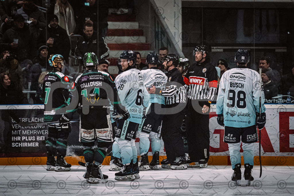 Alligators_vs_Lindau_21_12_2025-104 | Höchstadt Alligators Fotogalerie: Eishockey-Action aus Franken. Professionelle Spielfotos, Portraits & Stadionbilder zum Download. Jetzt entdecken! - Realisiert mit Pictrs.com