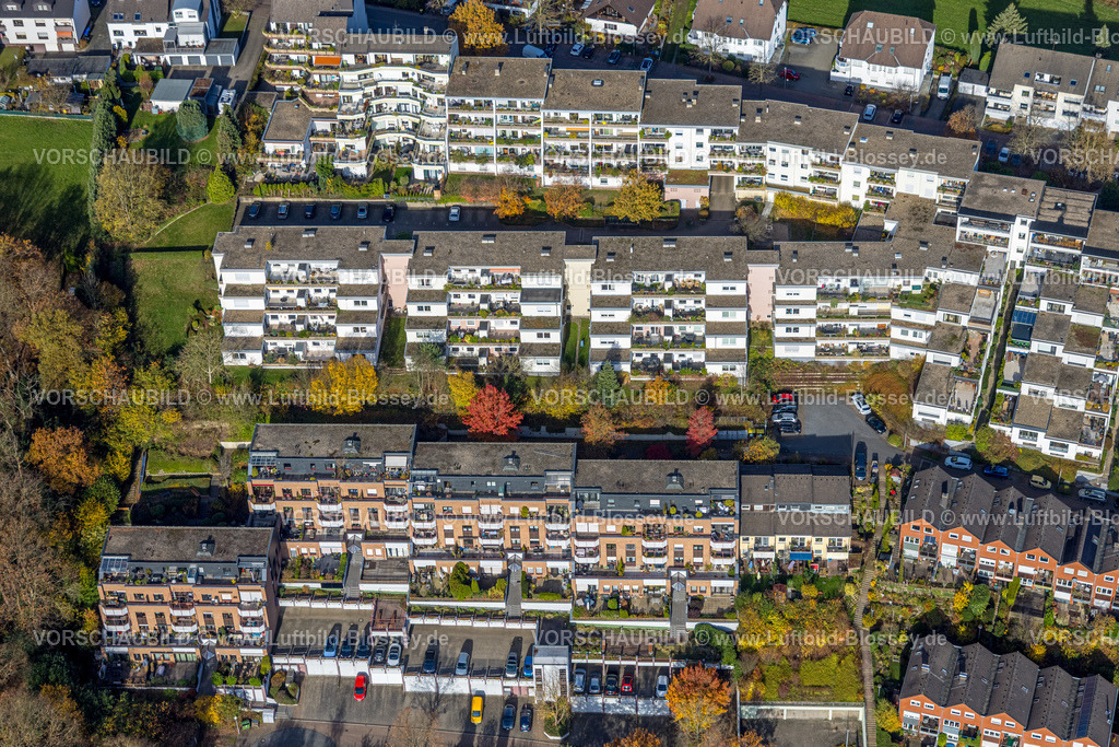 Herdecke251104624 | Luftbild, Wohnsiedlung Mehrfamilienhäuser und Balkone, Terrassenhäuser Auf der Heide, herbstliche Bäume, Westende, Herdecke, Ruhrgebiet, Nordrhein-Westfalen, Deutschland