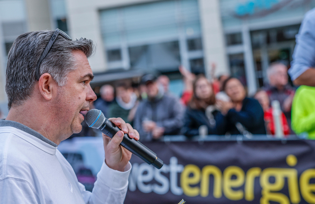 top-top.de 240913-225 | Foto, Video, Fotografie, Videografie, Fotobox, DJ, Discjockey, Musik, Musikbox, Veranstaltung, Photobooth, Amazon, Ebay, Buchtipp, Bestseller, Autor, Verlag, Buch, Wesel, Hamminkeln, NRW, Dinslaken, Rees, Drohne, Hochzeit, Party, Fotobox, Wesel, Fotograf