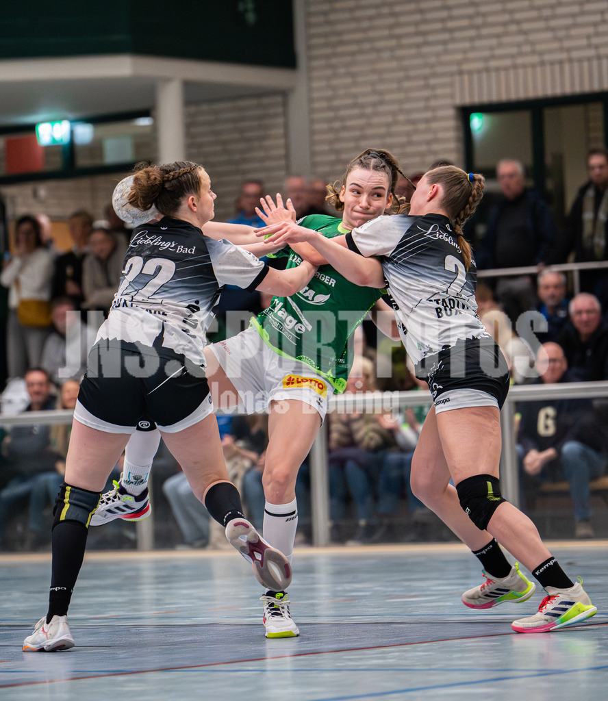 Handball I Frauen I Saison 2025-2026 I 3. Liga Staffel Nord I 13. Spieltag I SC SFN Vechta -Buxtehuder SV II-38 | Mia Leonie Mehrtens (7, SC SFN Vechta) - Realisiert mit Pictrs.com