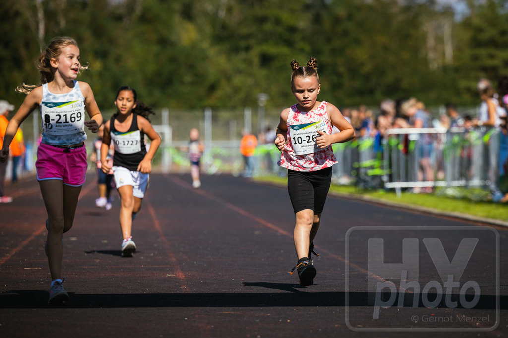16. Hoywoj-CityLauf im Sportforum Hoyerswerda - 16.09.2023 | 1km VBH-Grundschul-Lauf 2. Klassen - Realisiert mit Pictrs.com