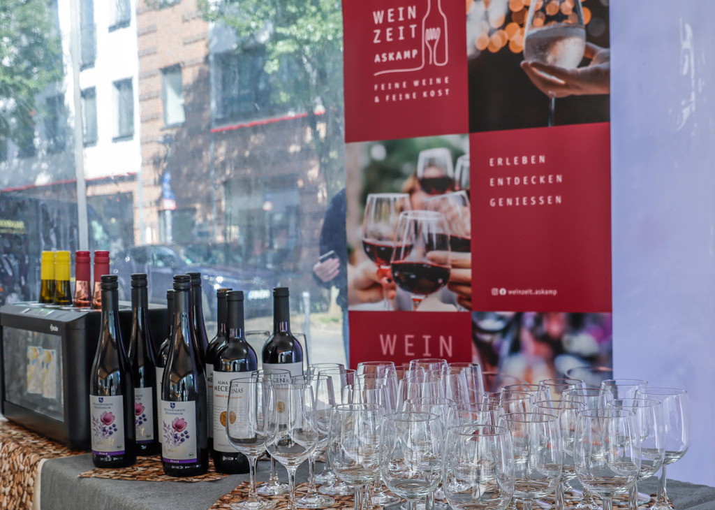 top-top.de 240913-018 | Foto, Video, Fotografie, Videografie, Fotobox, DJ, Discjockey, Musik, Musikbox, Veranstaltung, Photobooth, Amazon, Ebay, Buchtipp, Bestseller, Autor, Verlag, Buch, Wesel, Hamminkeln, NRW, Dinslaken, Rees, Drohne, Hochzeit, Party, Fotobox, Wesel, Fotograf